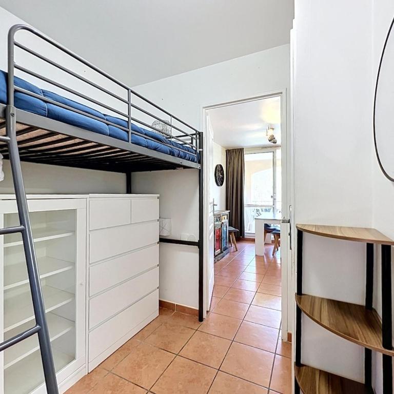 Mandelieu-la-Napoule Studio - Apartment with Garden View - 18