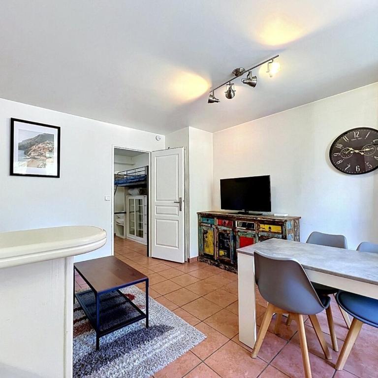 Mandelieu-la-Napoule Studio - Apartment with Garden View - 22