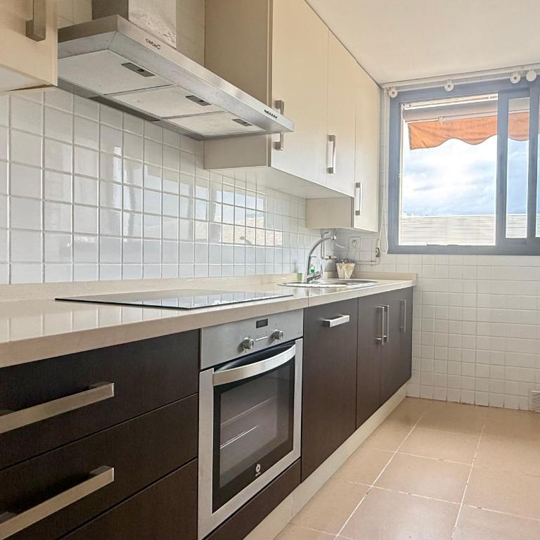Keywise Perfect location next to María Zambrano STATION, central , beach ,pool and free Parking - Deluxe Apartment - 12