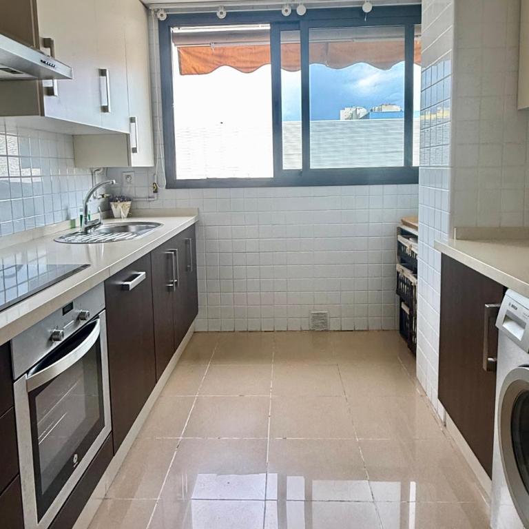Keywise Perfect location next to María Zambrano STATION, central , beach ,pool and free Parking - Deluxe Apartment - 11