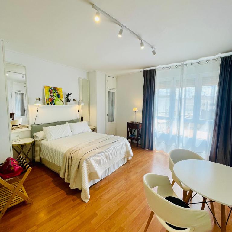 Ático Luz de Córdoba Station parking free center city - Estudio Deluxe con cama grande - 1