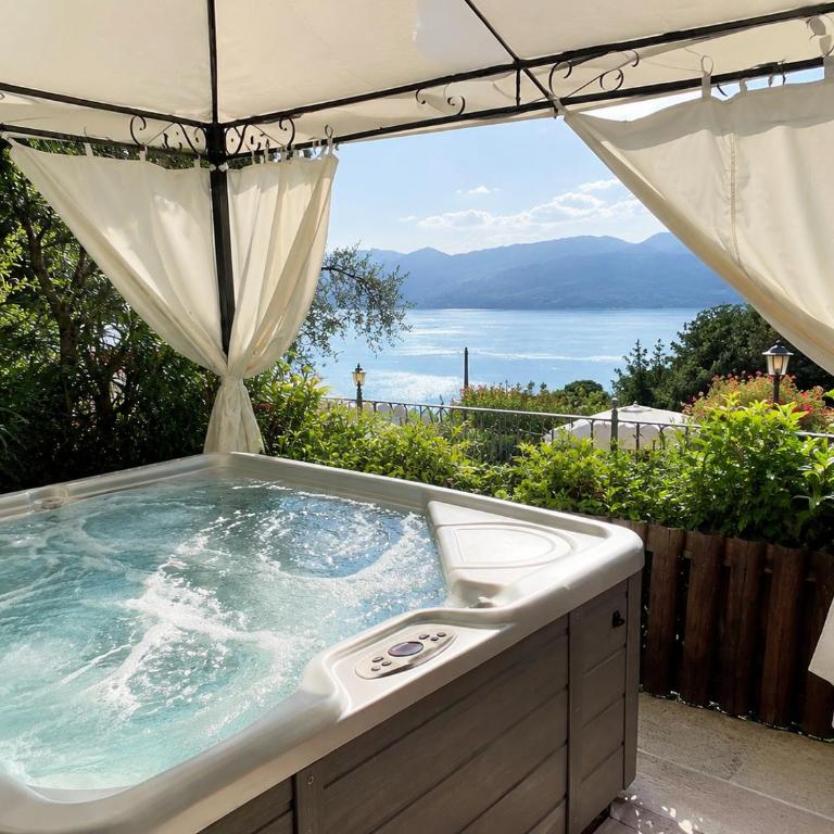 Exclusive Lake Garda Apartments with Pool and view - Appartement Deluxe - 16