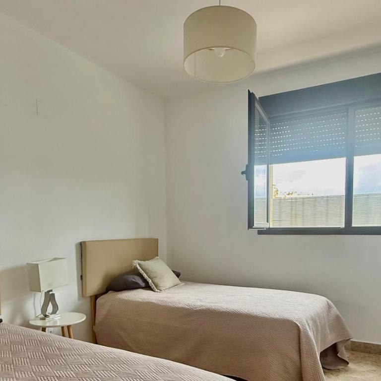 Keywise Perfect location next to María Zambrano STATION, central , beach ,pool and free Parking - Deluxe Apartment - 5