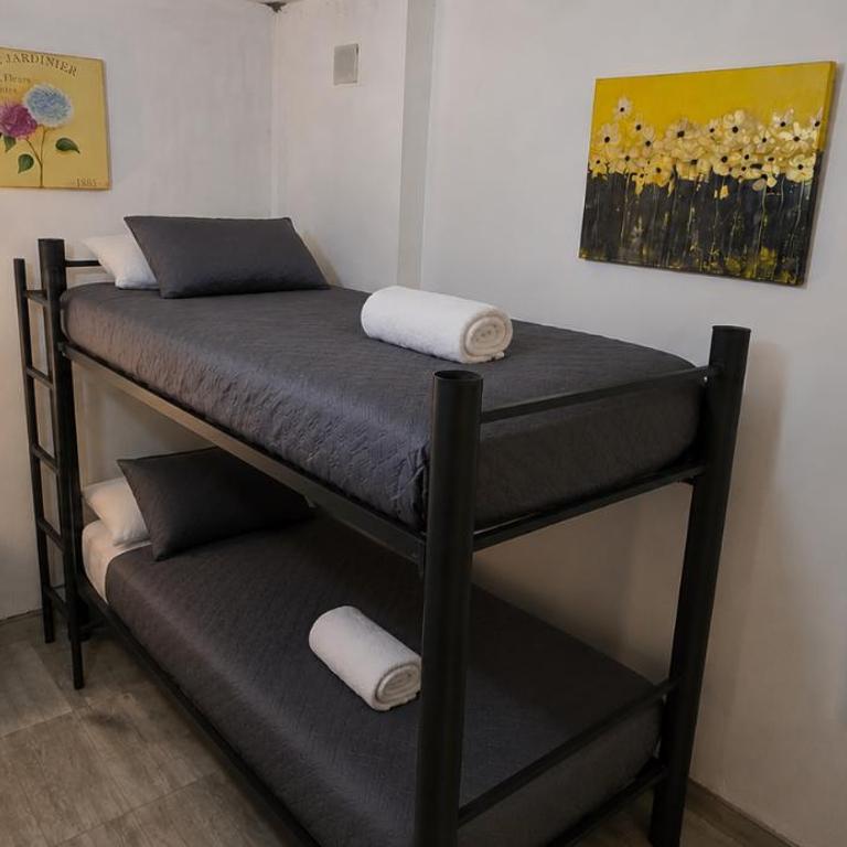 Suite Pringles 1740 Parking Planta Baja - Apartamento de 2 dormitorios - 2