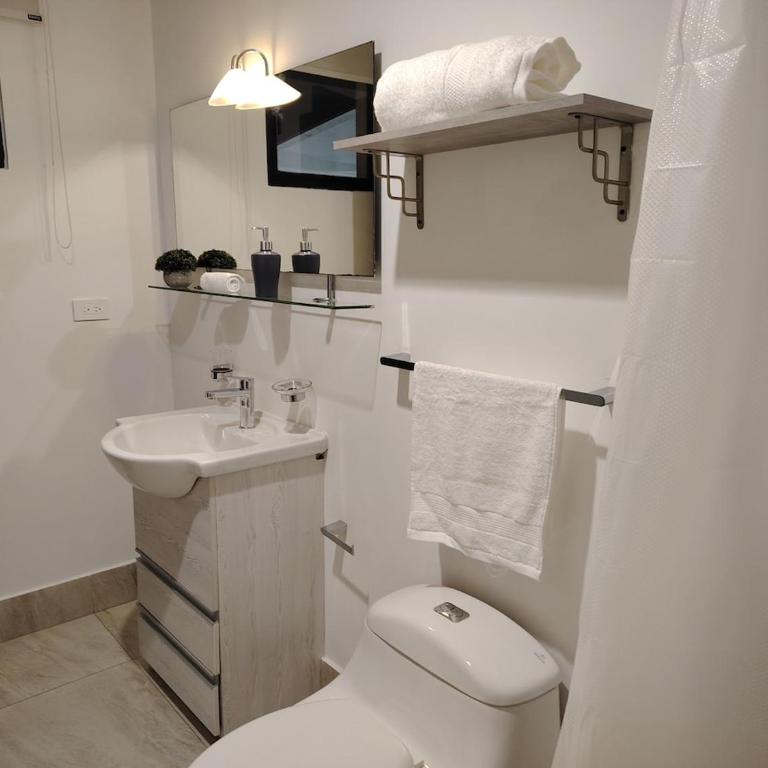 Cozy Premium Apartment in a Strategic Area - One-Bedroom Apartment - 10