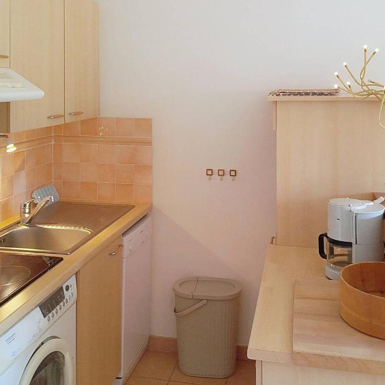 Spacieux T2 avec Loggia à 800m de la Plage, Parking et Forfait Ménage Inclus - Bormes-les-Mimosas - FR-1-610-12 - Apartment (5 Erwachsene) - 6