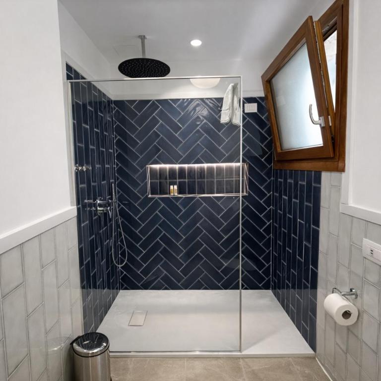 ROOF and SKY ROOM LUXURY in SORRENTO CENTER - Camera Matrimoniale con Balcone - 7