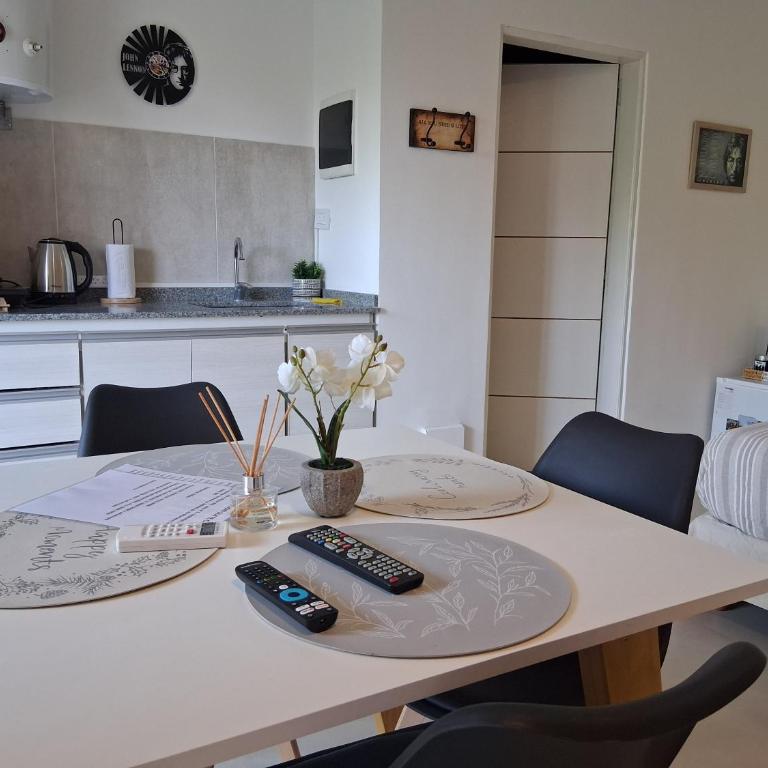 LENNON SUITE remis free Ezeiza - Apartamento de 1 dormitorio - 3
