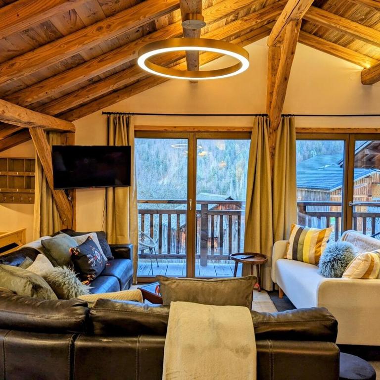 Super spacious, Beautiful apartment Great hikes - Two-Bedroom Apartment - 1