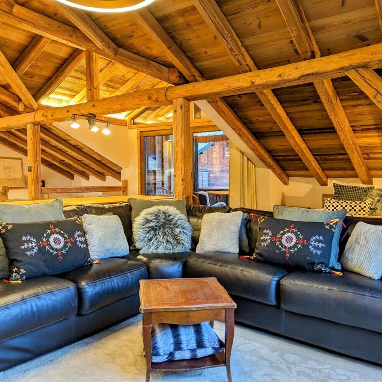 Super spacious, Beautiful apartment Great hikes - Two-Bedroom Apartment - 5