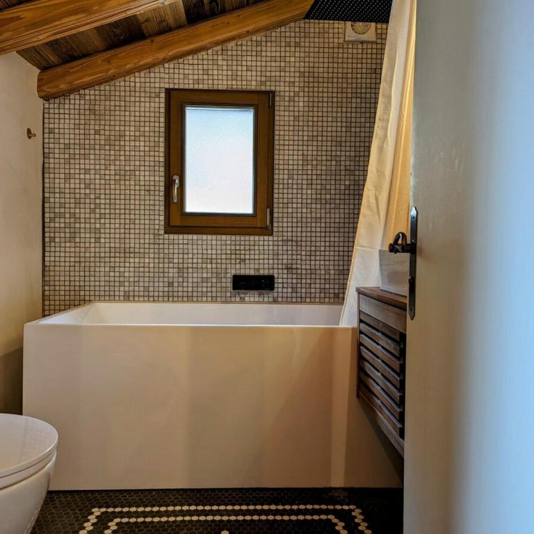 Super spacious, Beautiful apartment Great hikes - Two-Bedroom Apartment - 14