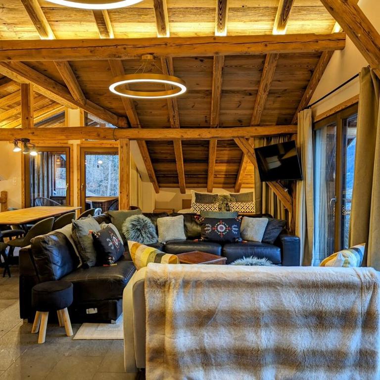 Super spacious, Beautiful apartment Great hikes - Two-Bedroom Apartment - 18