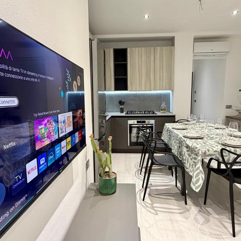 Wake to Lake - Arona, Lago Maggiore - Appartamento con 2 Camere da Letto - 1