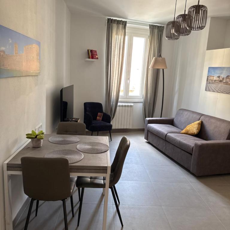 Livorno Housing - Appartamento con 2 Camere da Letto - 3