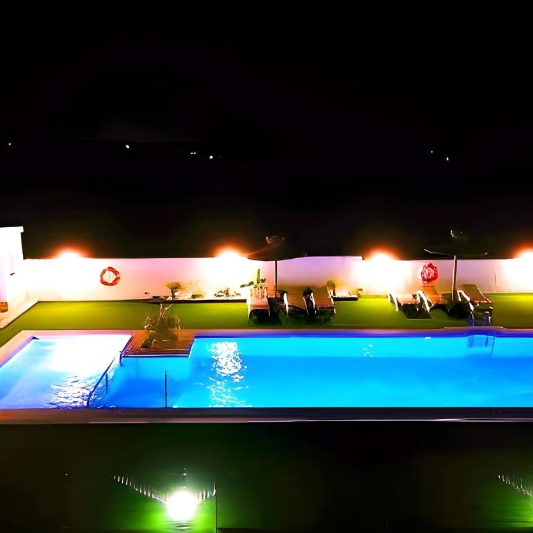 Apartamento con Piscina compartida y Terraza privada - Apartamento - 6