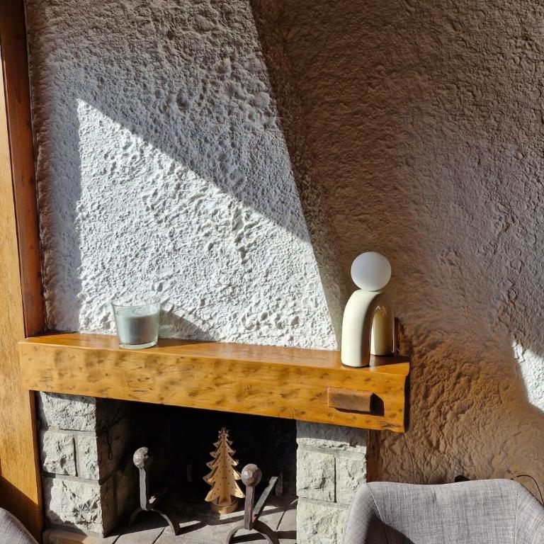 Cocon Chaleureux au pied des pistes et des chemins - 5 pers - 1 chambre et 1 mezzanine - avec garage - One-Bedroom Apartment with Balcony and Mountain View - 6