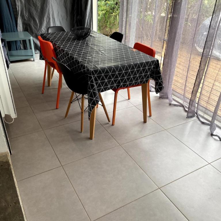 Du charme et accés à la plage à pieds - Ferienhaus - 8