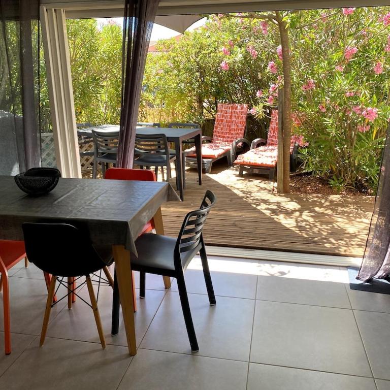 Du charme et accés à la plage à pieds - Ferienhaus - 16