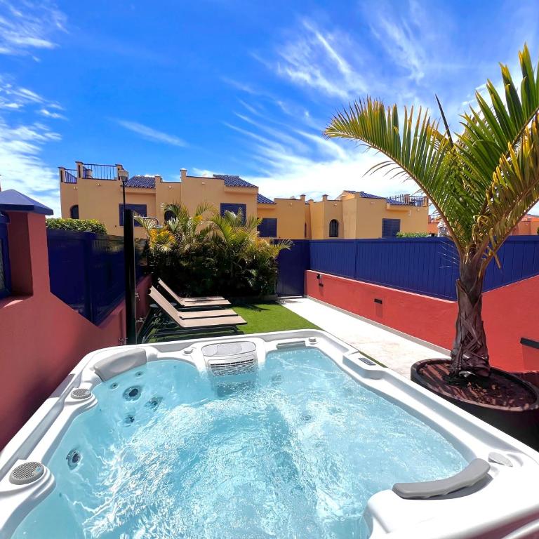 Casa privada con jacuzzi en Meloneras 7 huéspedes, terraza exclusiva - Casa Vacacional de 3 dormitorios - 1
