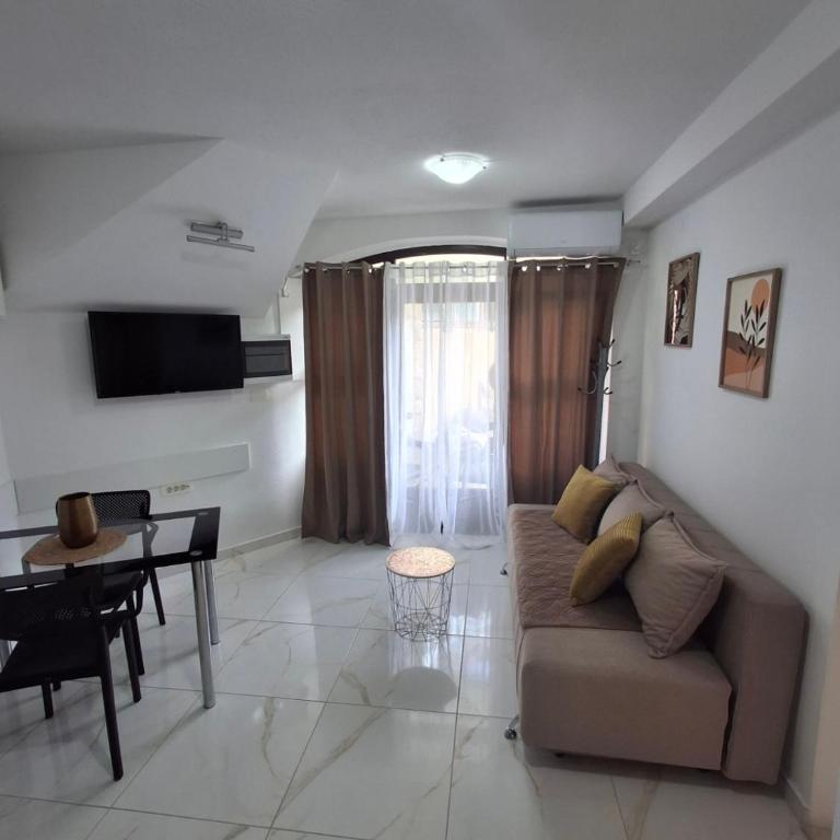 Apartmani Vuki - One-Bedroom Apartment - 2