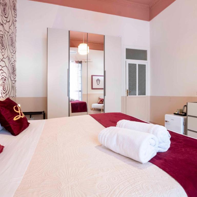 Butera Apartments Luxury - Deluxe Double Room - 2