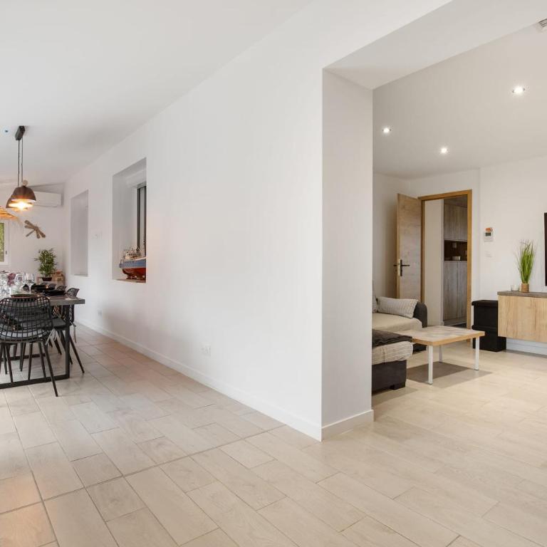 La Maison de lÉcume Maison rénovée avec jardin à 10 min des plages - Maison 4 Chambres - 6
