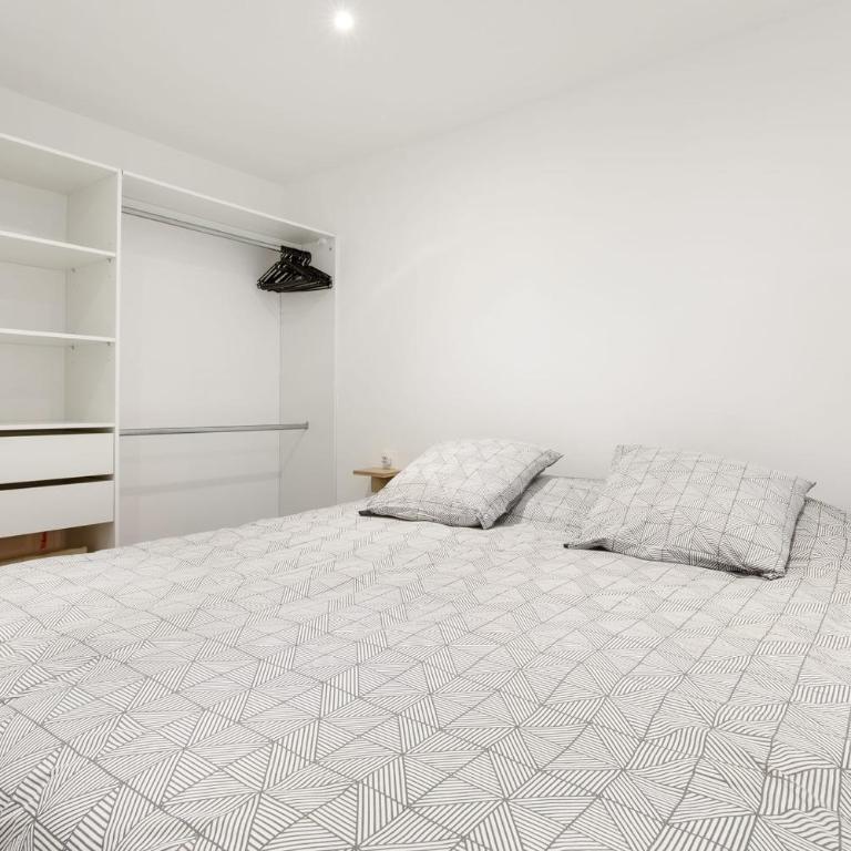 La Maison de lÉcume Maison rénovée avec jardin à 10 min des plages - Maison 4 Chambres - 14