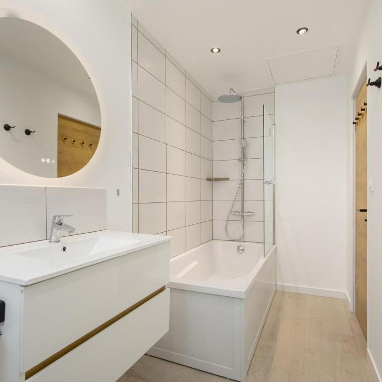 La Maison de lÉcume Maison rénovée avec jardin à 10 min des plages - Maison 4 Chambres - 20