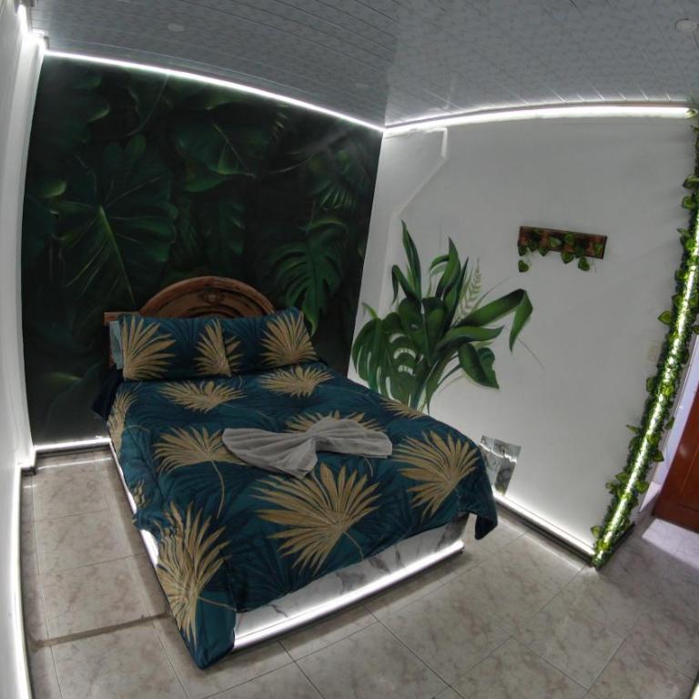 Hotel Tematico Madrid - Double Room with Private Bathroom - 4