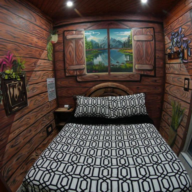 Hotel Tematico Madrid - Double Room with Private Bathroom - 4