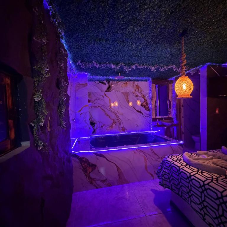Hotel Tematico Madrid - Deluxe Double Room with Bath - 1