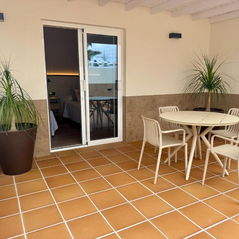 Villa Mamelo - Three-Bedroom House - 13