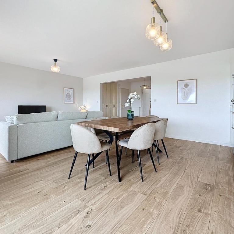 Superbe Appartement 6 personnes - Terrasse vue mer à Antibes - Climatisation - Parking Privé - Two-Bedroom Apartment - 5