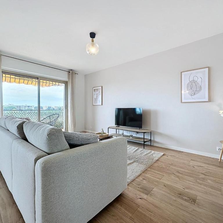 Superbe Appartement 6 personnes - Terrasse vue mer à Antibes - Climatisation - Parking Privé - Two-Bedroom Apartment - 9