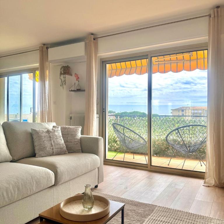 Superbe Appartement 6 personnes - Terrasse vue mer à Antibes - Climatisation - Parking Privé - Two-Bedroom Apartment - 10