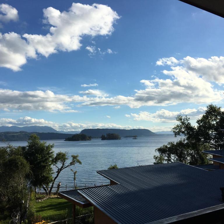 Cabañas El Roble Lican Ray - Three-Bedroom Bungalow with Lake View - 7