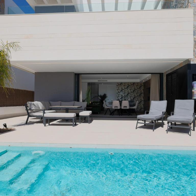 Designer Villa with BBQ & Heated Pool on Santa Rosalia Lake Resort - Villa - 1