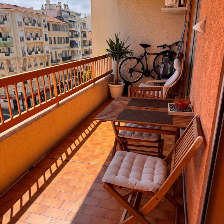 Beautiful bright 2-bedroom apartment 1 minute from the beach - Appartement 1 Chambre - 3