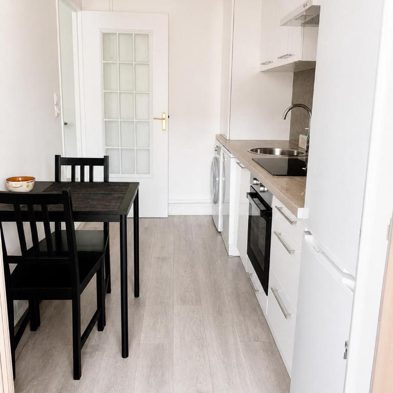 Beautiful bright 2-bedroom apartment 1 minute from the beach - Appartement 1 Chambre - 12