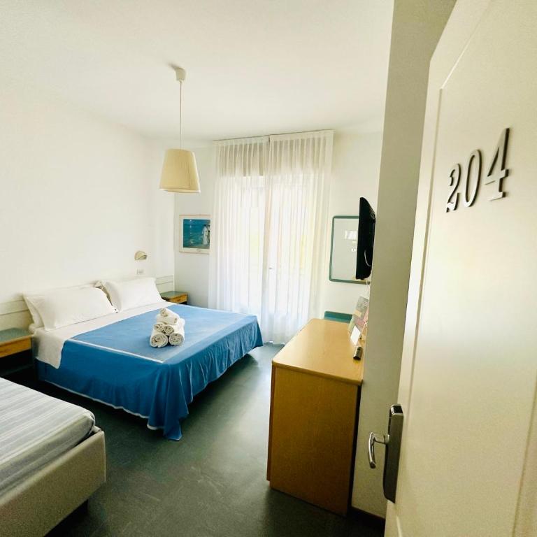 Hotel Solitude - Quadruple Room with Balcony - 5
