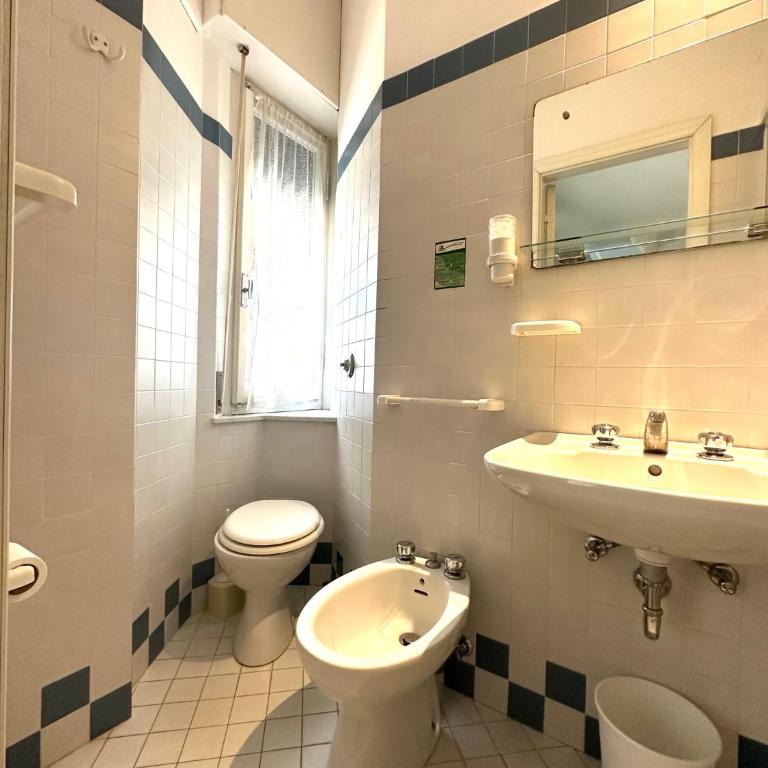 Hotel Solitude - Quadruple Room with Balcony - 3