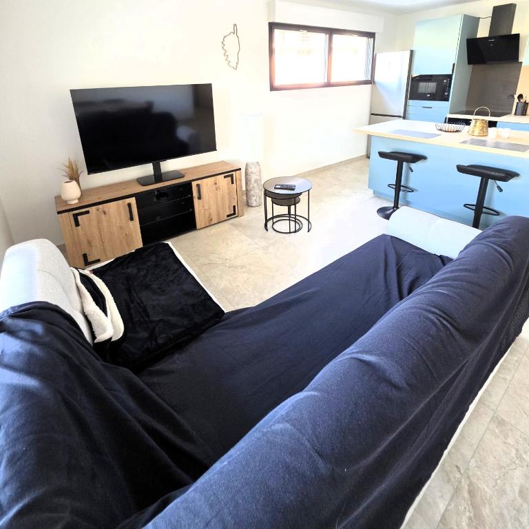 Appartement neuf T3 avec terrasse, parking et climatisation à Ajaccio - Appartamento con 2 Camere da Letto - 12
