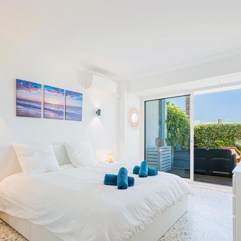 Exclusive Seafront Gem - Direct Beach Access - Terrace - Private parking - 8 people - Juan-les-Pins - Appartement 2 Chambres - 14