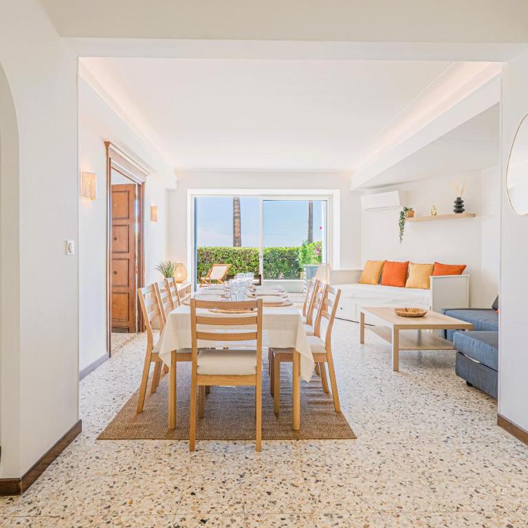Exclusive Seafront Gem - Direct Beach Access - Terrace - Private parking - 8 people - Juan-les-Pins - Appartement 2 Chambres - 2