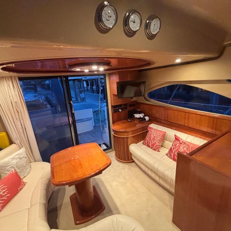 Unique stay aboard a boat - Mobile Home - 4