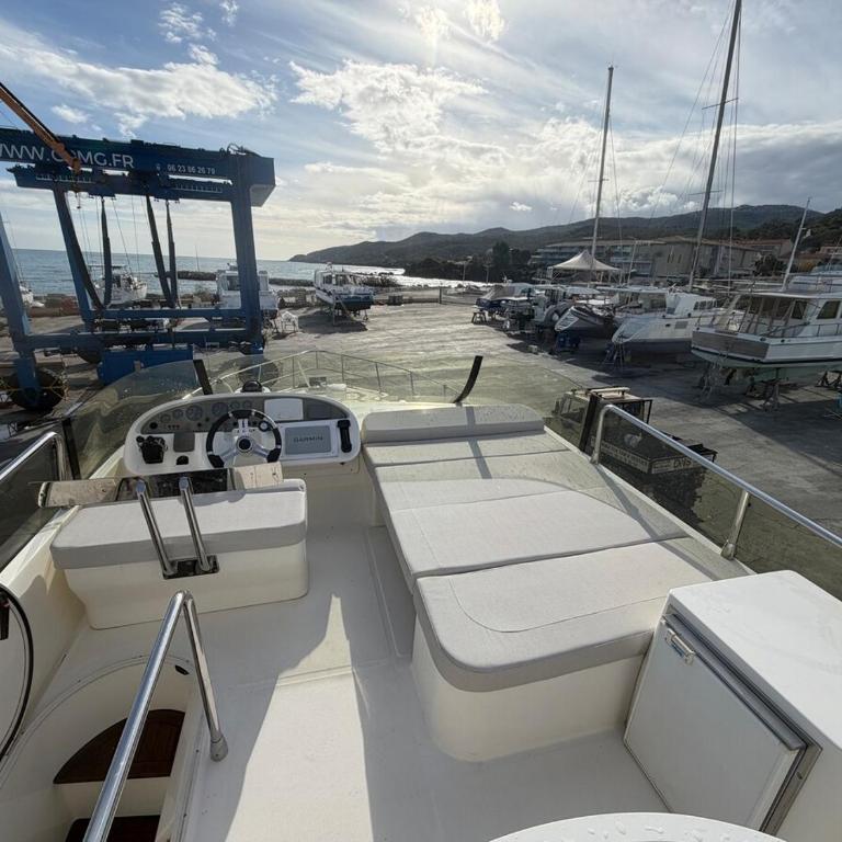 Unique stay aboard a boat - Mobile Home - 12