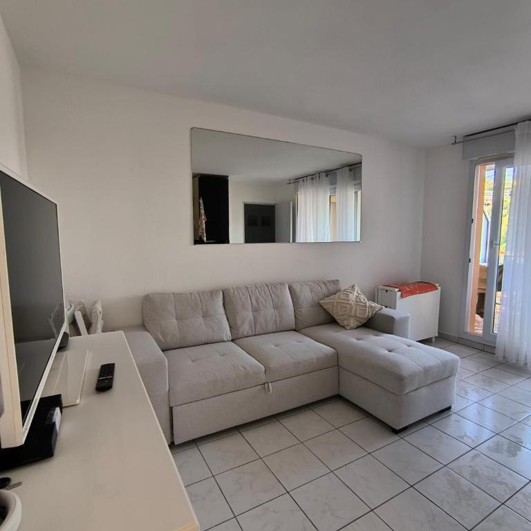 Appartement au calme avec une piscine - Appartement 1 Chambre - 8