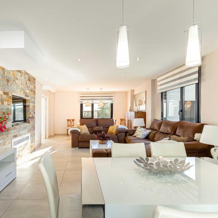 Villa Monaco, beachfront, private swimming pool 30m from the beach - Villa - 9