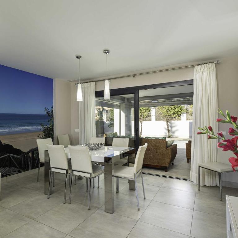 Villa Monaco, beachfront, private swimming pool 30m from the beach - Villa - 8