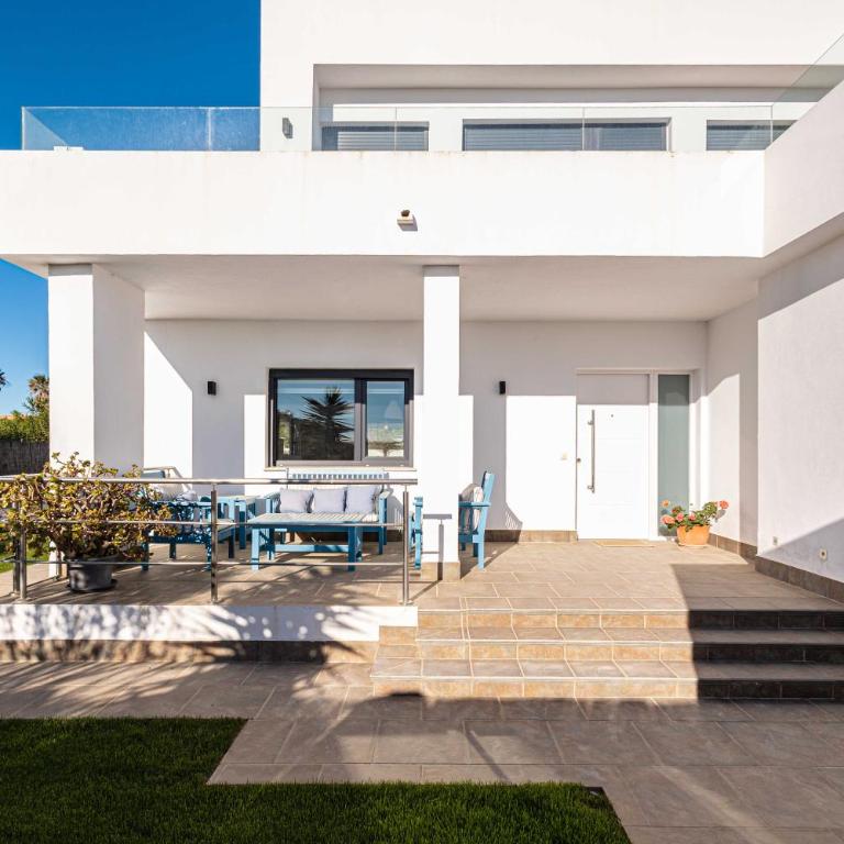 Villa Monaco, beachfront, private swimming pool 30m from the beach - Villa - 38